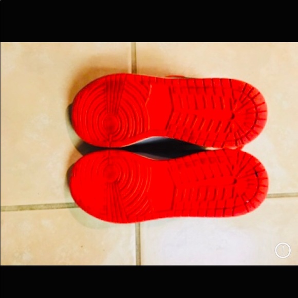 2012 AIR JORDAN 1 FLIGHTS - Picture 3 of 5